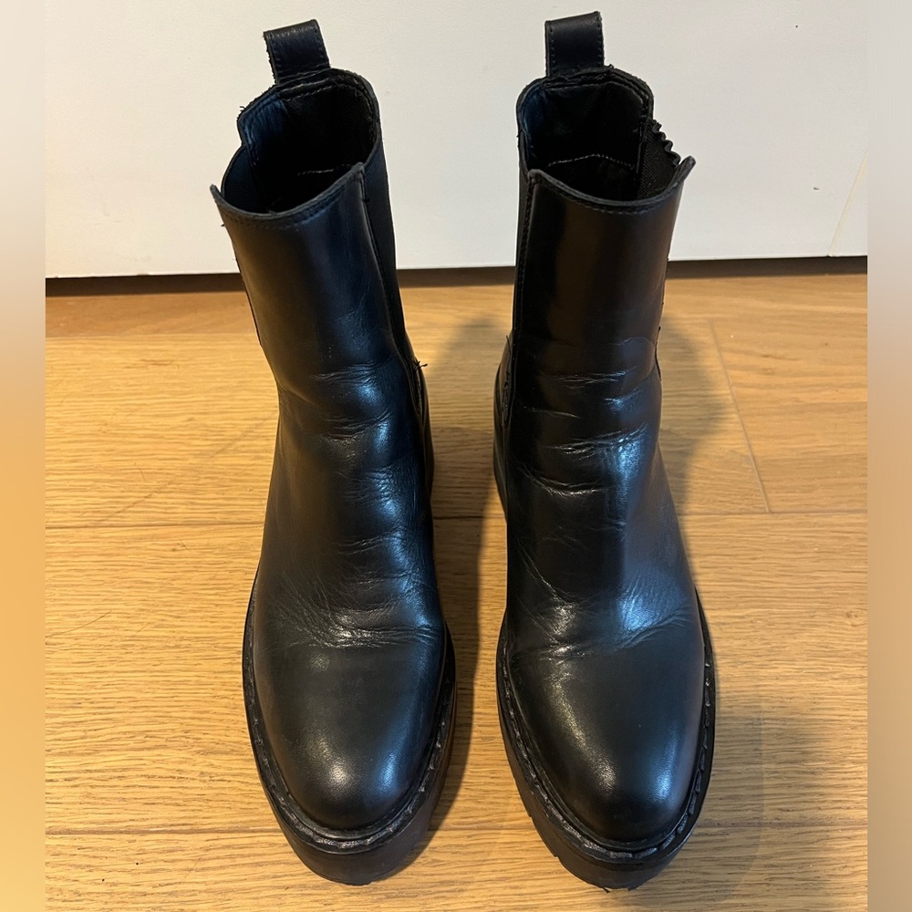 SAM EDELMAN CHELSEA LEATHER PLATFORM BOOTS SIZE 5